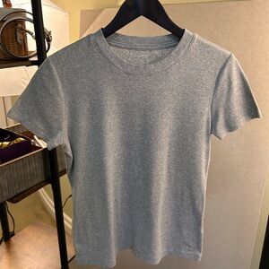 Banana Republic Heather Gray Short Sleeve Crewneck Tee